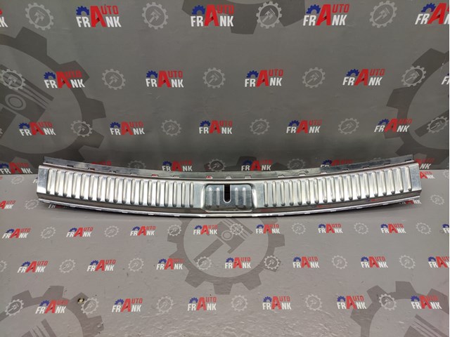Накладка задней панели багажника 7P0863459F PORSCHE