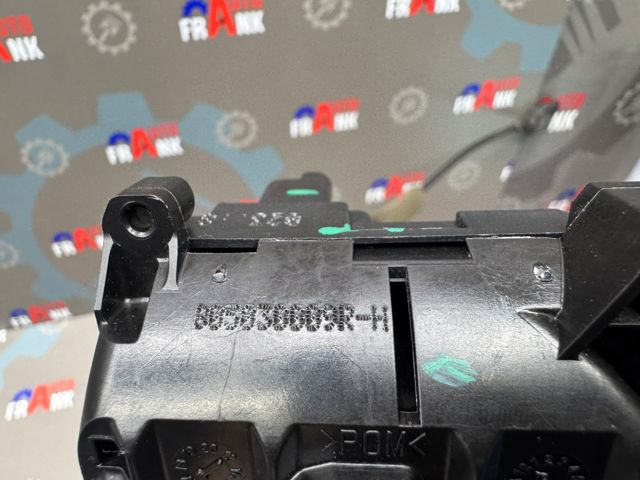805030009R RENAULT Замок водительской двери купить в Чернигов