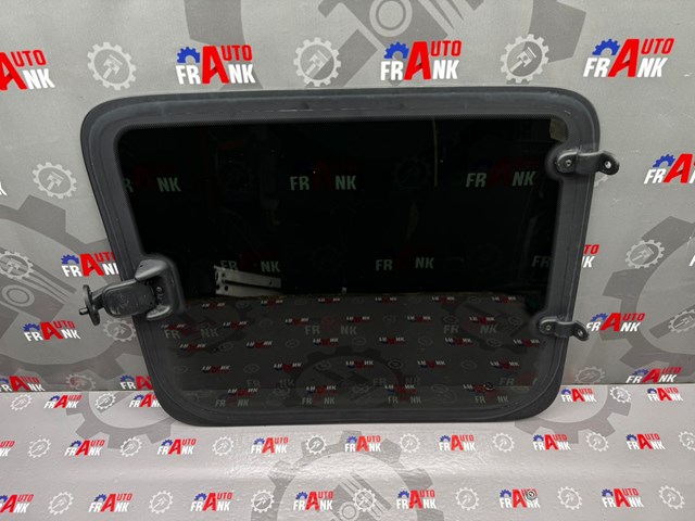 Стекло двери боковой (сдвижной) 8200057636 RENAULT