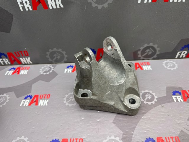 RENAULT 8200357337 Кронштейн подушки (опоры) двигателя передней в наличии Львов