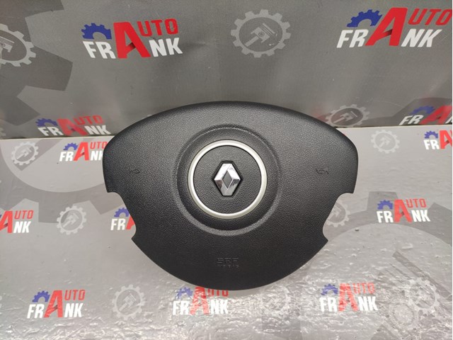 Подушка AIRBAG водительская 8200677496 RENAULT