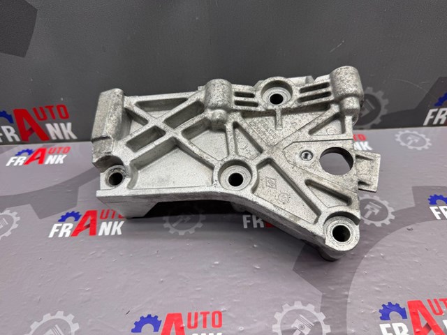 8200871583 RENAULT Кронштейн подушки (опоры) двигателя верхней купить в Черкассы