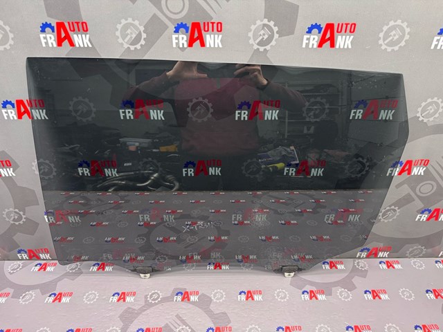 Стекло задней правой двери 823004CA0B NISSAN