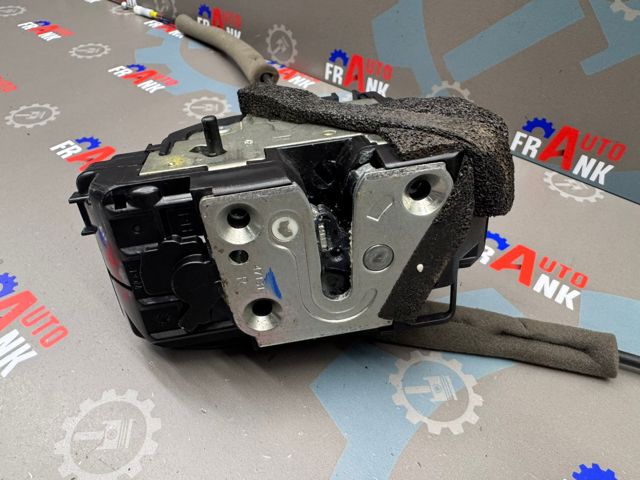 825029849R RENAULT Замок двери задней правой купить в Украина
