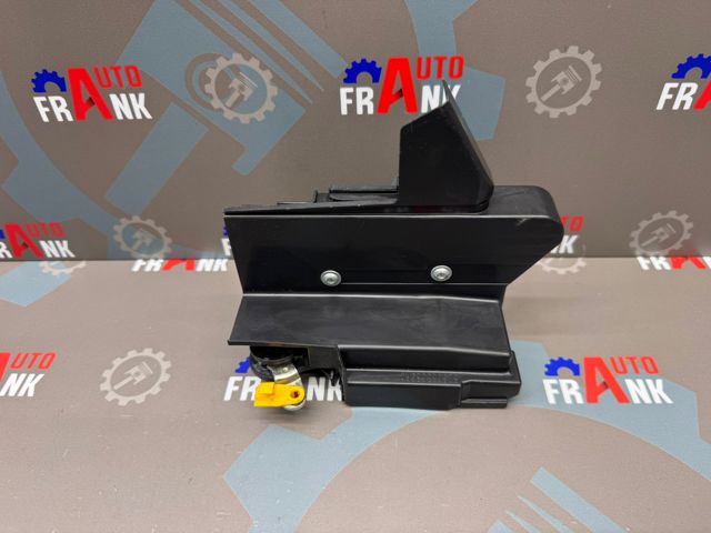 Замок двери задней левой 825033585R RENAULT
