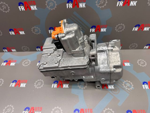 Компрессор кондиционера 926004760R RENAULT