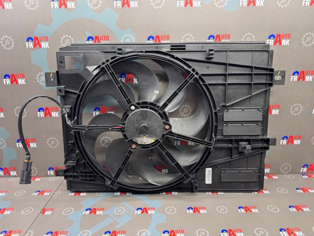 Диффузор радиатора охлаждения в сборе с мотором 9806313880 PEUGEOT