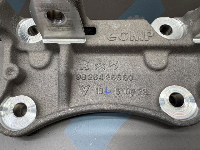 9826426680 PEUGEOT Кронштейн подушки (опоры) двигателя левой купить в Житомир