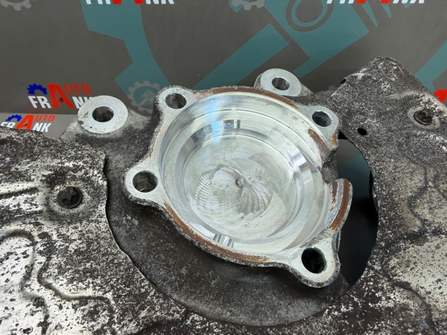 MERCEDES A2053322100 Цапфа передняя левая в наличии Винница