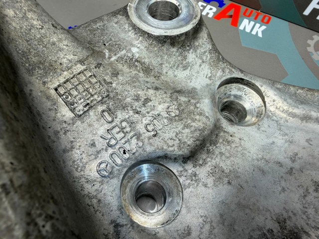 A2053322200 MERCEDES Цапфа передняя правая купить в Каменское