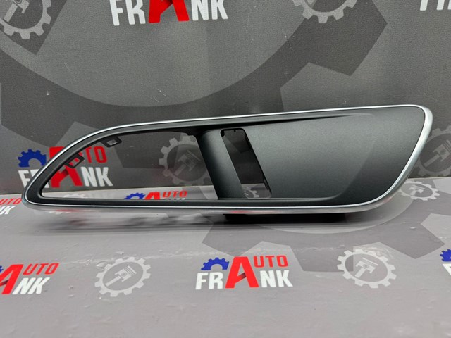 MERCEDES A2467201148 Облицовка внутренней ручки двери передней левой в наличии Днепр