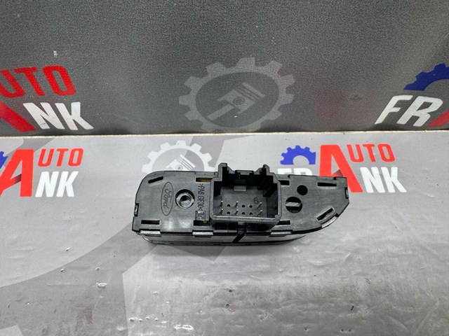 AM5T18K574AC Кнопка включения обогрева заднего стекла купить Черкассы