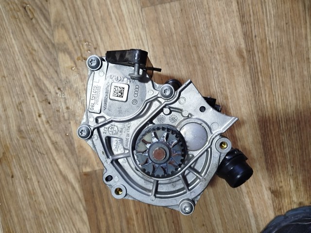 Насос охлаждающей жидкости 06L121012L VAG