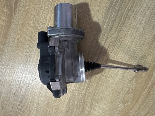 Модуль управления турбиной 06L145614B VAG