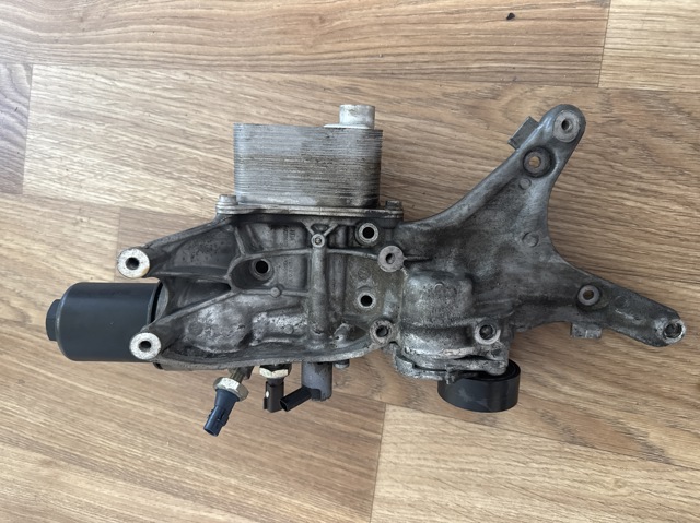 Кронштейн крепления генератора Ауди КУ5