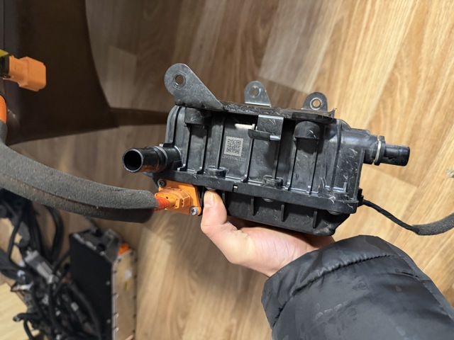 375V2GI100 HYUNDAI Обогреватель батареи купить в Сумы