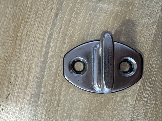 Фиксатор/петля (зацеп) замка двери задней 3C0837033B VAG
