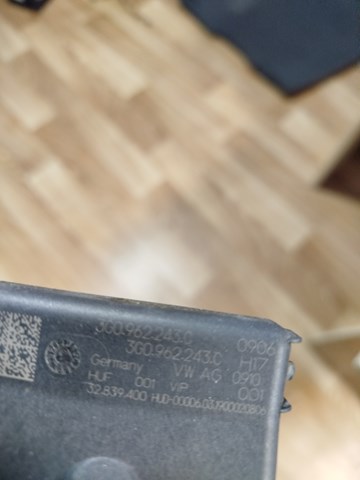 Блок управления открытия крышки багажника 3G0962243C VAG