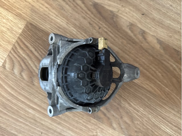 Подушка двигателя 4M0199372FC VAG