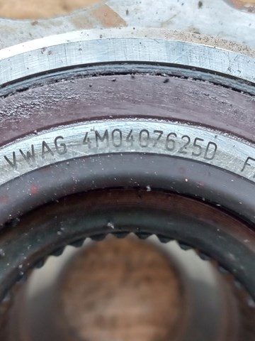 Ступицы передних колес 4M0407625D VAG
