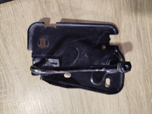 4M0823186D VAG Стояк-крюк замка капота купить в Винница
