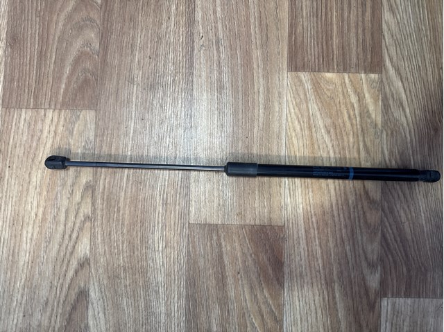 Амортизатор для багажника газовый 4M0827552A VAG