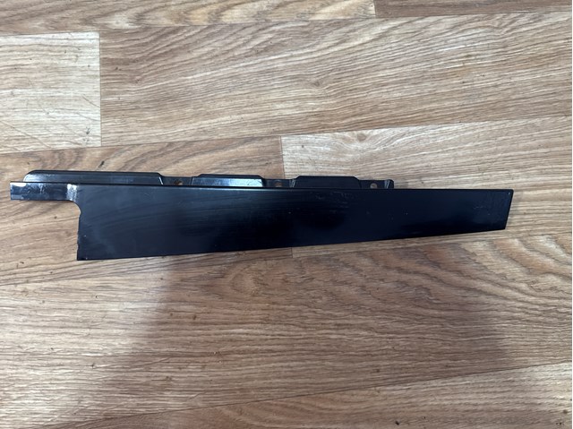 Накладка двери задней правой вертикальная 4M0839902 VAG
