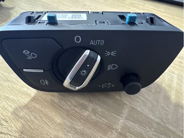 Переключатели электрические (переключатель света центральный) 4M0941531AB VAG