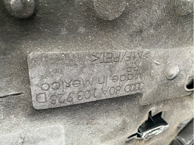 80A103925D Крышка двигателя купить Ирпень