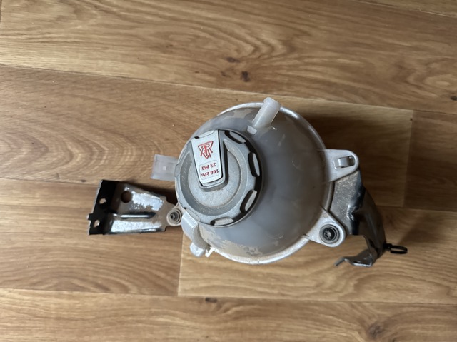 Водяной бачок системы охлаждения 80A121405AG VAG
