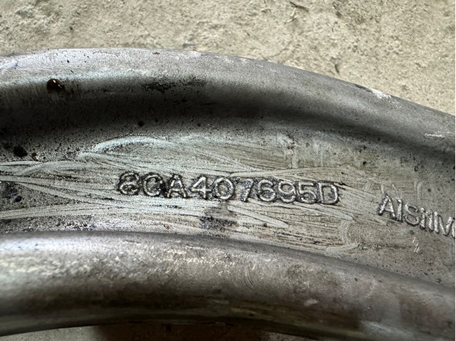 Левый рычаг передней нижней подвески 80A407695D VAG
