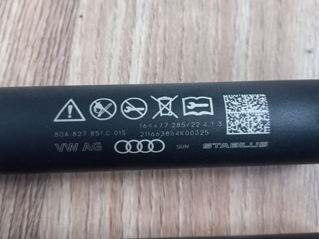 Амортизатор двери багажника 80A827851C VAG
