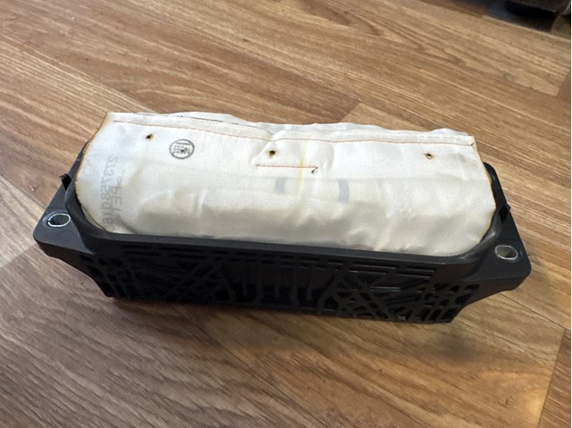 Подушка безопасности боковая 80A880204G VAG