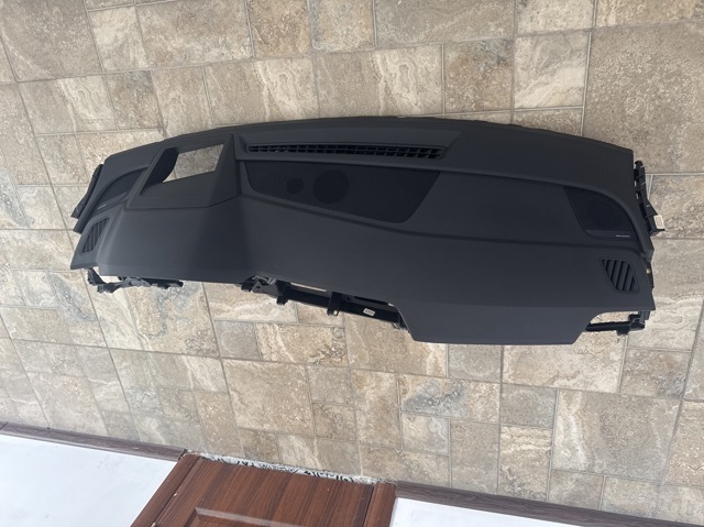 Панель приборная торпеды 80B857001G24A VAG