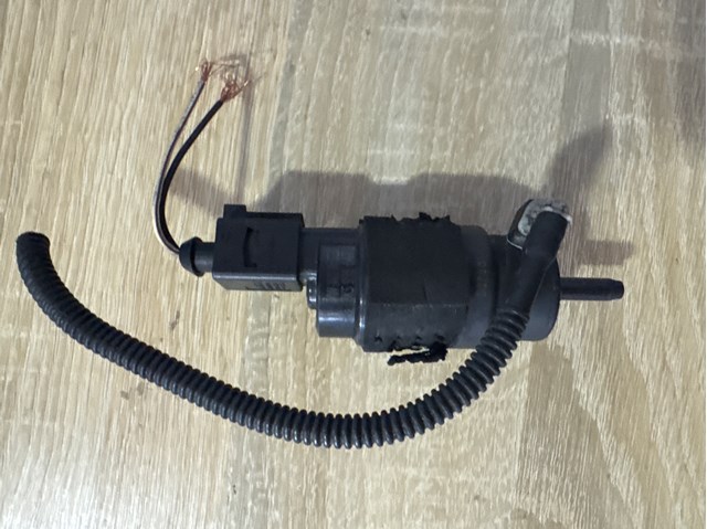 Двигатель омывателя ветрового стекла Шкода Фабия 2