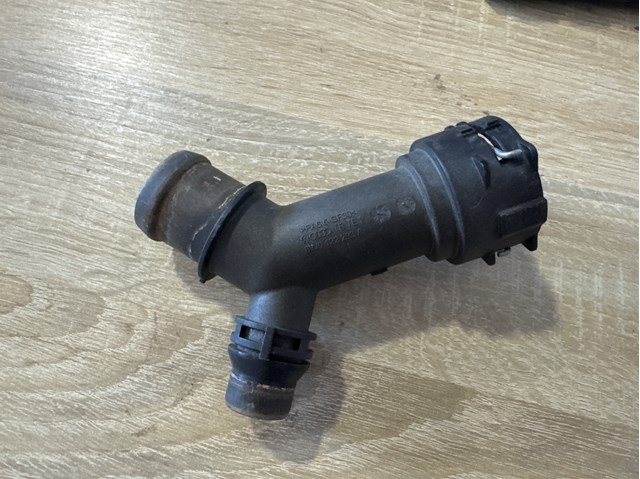 Заливная горловина системы охлаждения 8W0122293A VAG