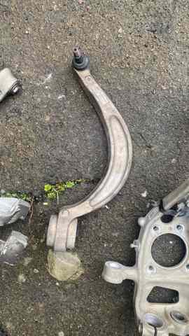 Передний нижний рычаг 8W0407696A VAG