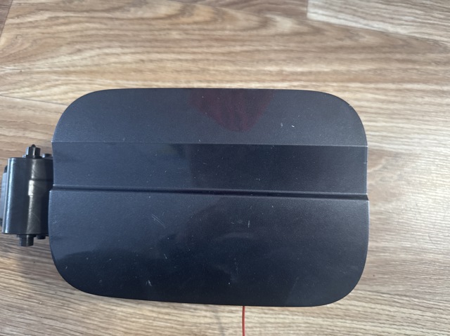 Заливная горловина бензобака 8W0809906 VAG