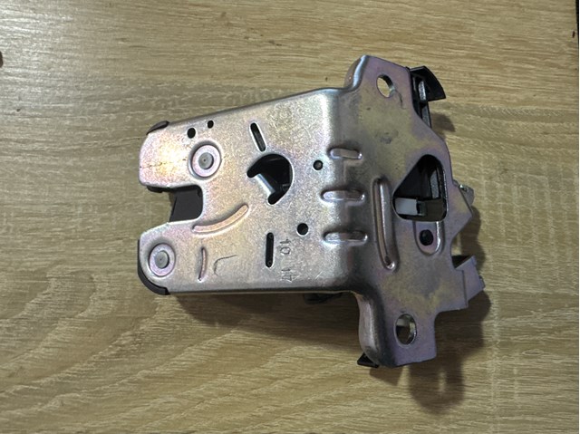 Замок задней двери 8W0827503 VAG