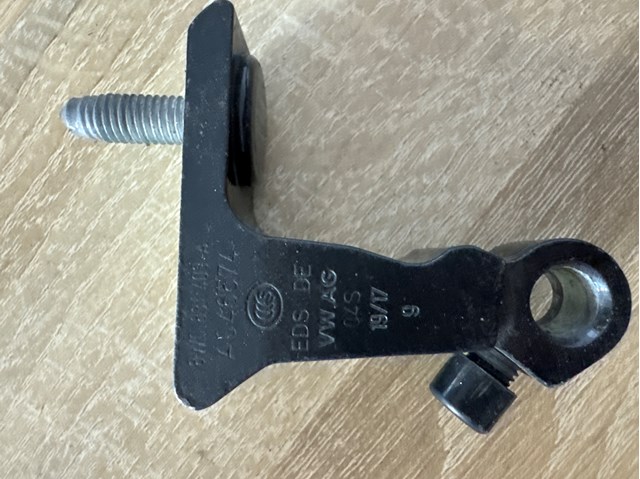 Петля водительской двери 8W0831403A VAG
