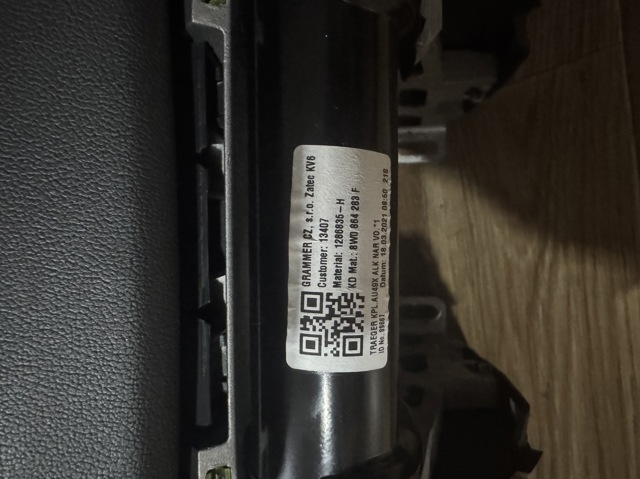 Кронштейн подлокотника 8W0864283F VAG
