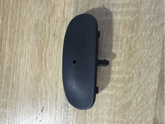 Форсунка омывателя правая 8W0955988A VAG