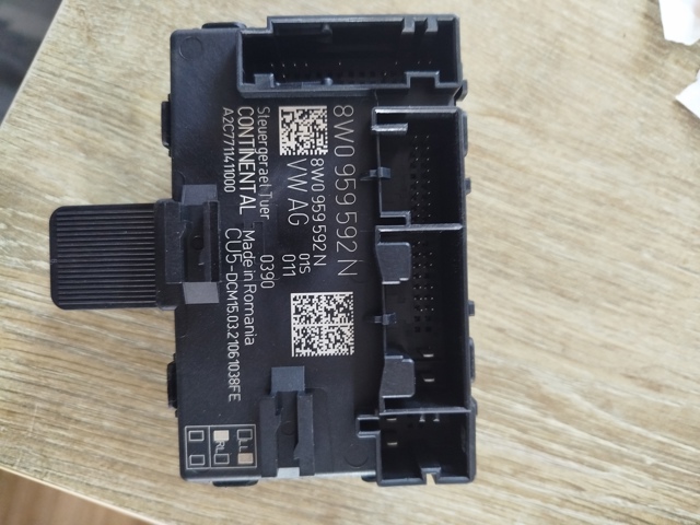 VAG 8W0959592N в наличии Ровно