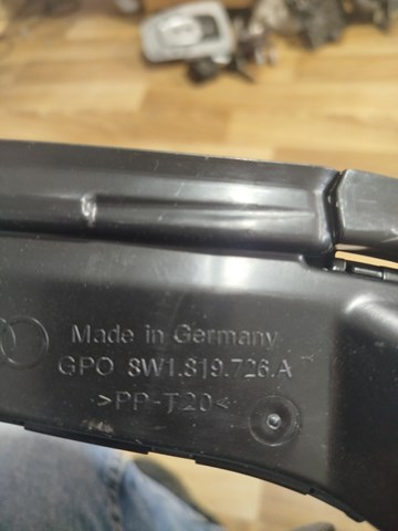 VAG 8W1819726A Воздуховод в наличии Ужгород