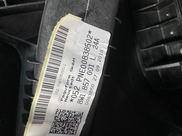 Панель приборная торпеды 8W1857001L24A VAG