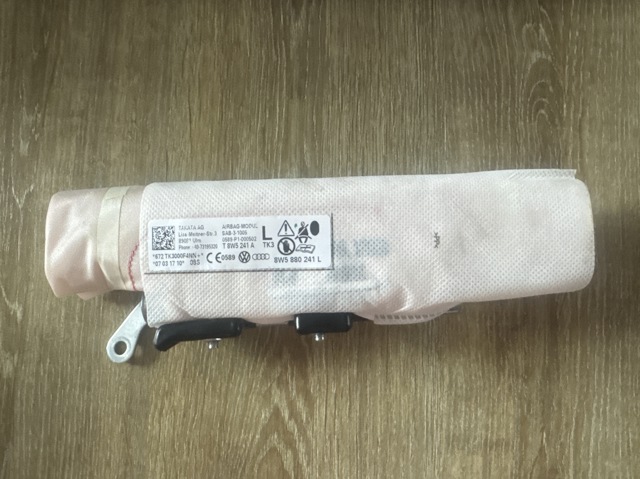 Подушка Айрбег спинки сидения левого 8W5880241L VAG