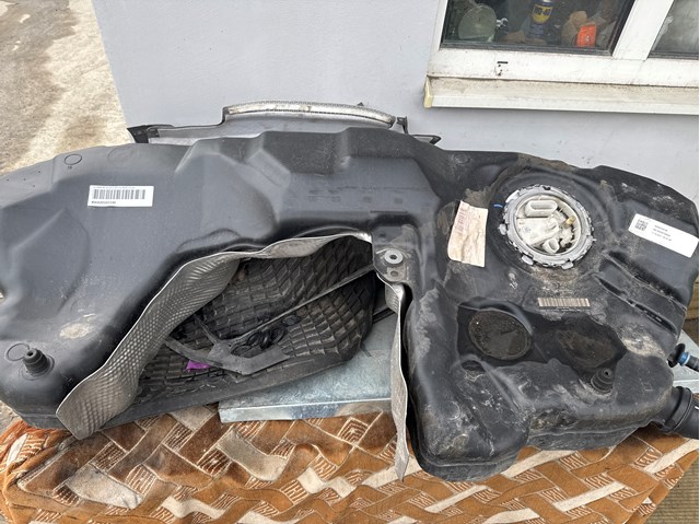 Бензобак 8W6201021M VAG