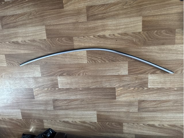 Накладка крыши правая 8W6853704C VAG
