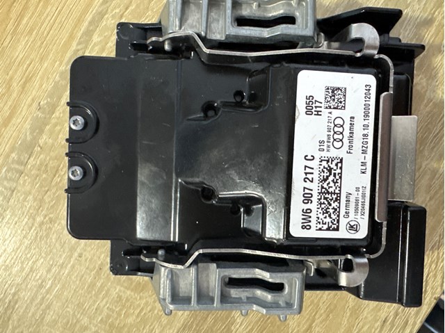 Камера системы обеспечения видимости 8W6907217C VAG