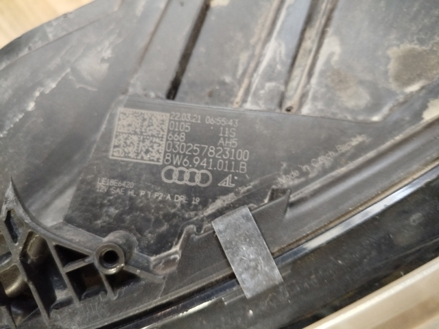VAG 8W6941011B Левая фара в наличии Черновцы